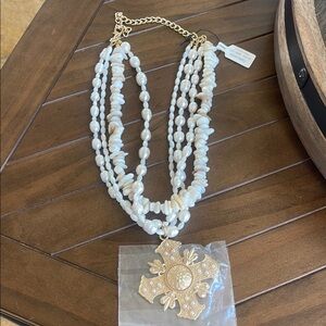 Free people pearl necklace